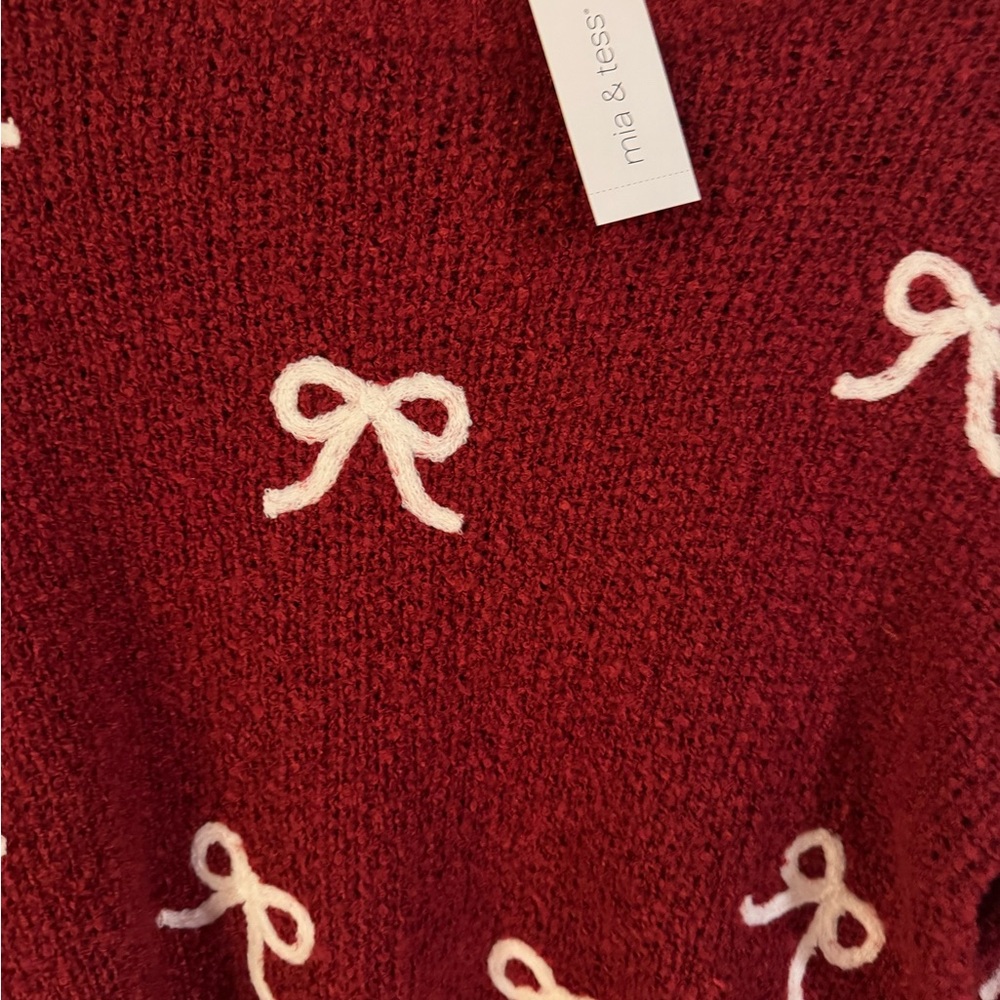Chic Red Sweater with White Bow Details - Picture 2 of 3